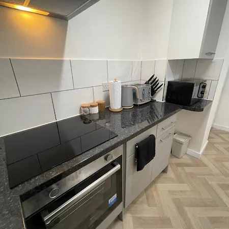 Unique Duplex Free Parking Free Wi-fi 6 Minutes From Leeds Centre לידס