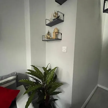 Unique Duplex Free Parking Free Wi-fi 6 Minutes From Leeds Centre דירה לידס