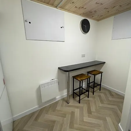 דירה Unique Duplex Free Parking Free Wi-fi 6 Minutes From Leeds Centre לידס