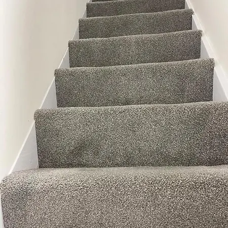 Unique Duplex Free Parking Free Wi-fi 6 Minutes From Leeds Centre *